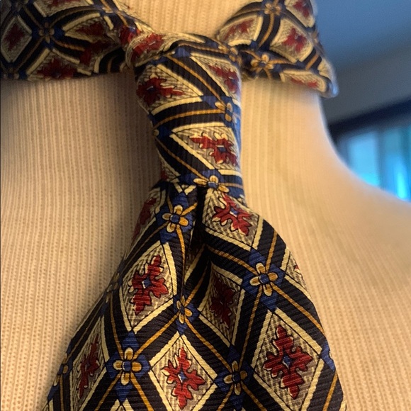 VALENTINO CRAVATTE LUXE LUXURY DESIGNER 100% ITALIAN SILK NECKTIE - Picture 1 of 15